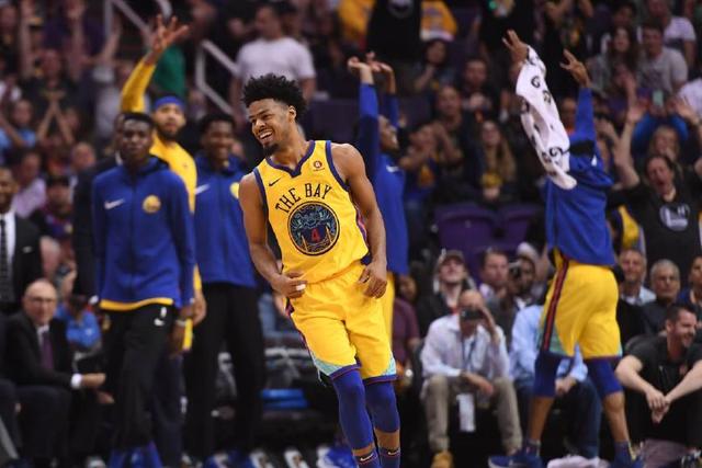 上海市足协贺电海港：上海职业足球首个双冠王