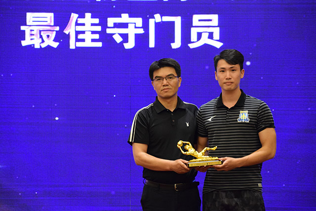 梅西入选FIFA最佳球员候选 记者：是对足球的侮辱